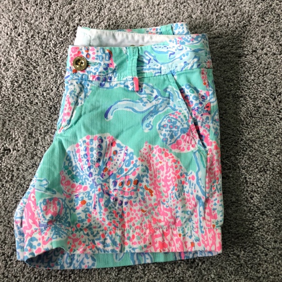 00 Lilly Pulitzer Callahan Shorts - Picture 3 of 4